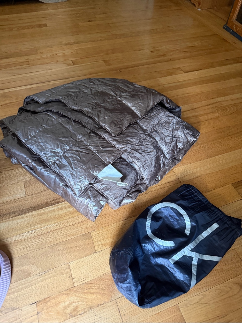 Calvin Klein Quilted Car blanket in Bronze Brown